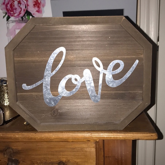 Cute love sign. - Picture 3 of 3